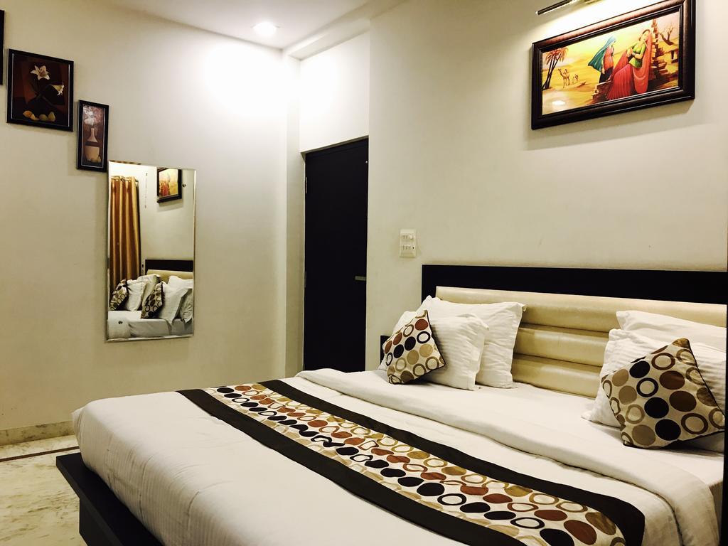 Aaradhya Residency Hotel Agra  Exterior photo