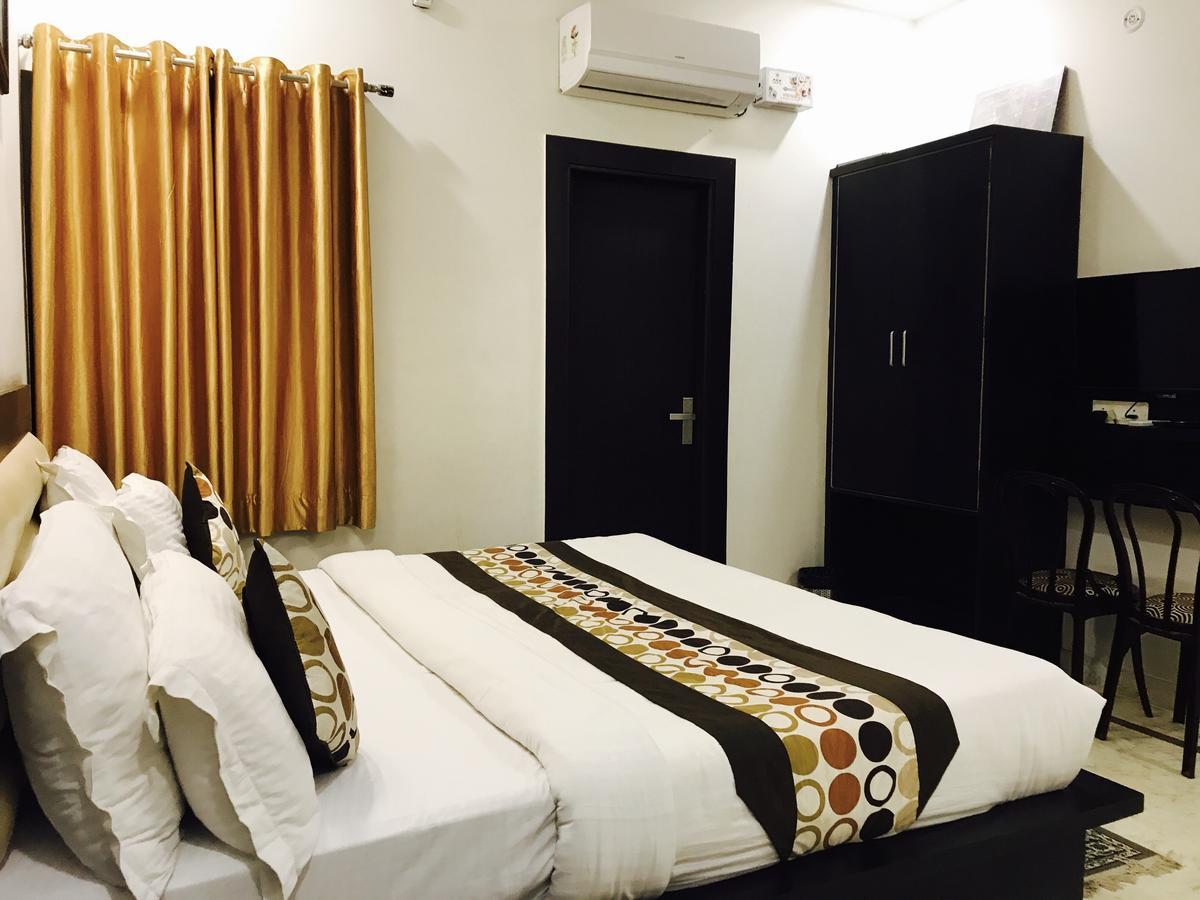 Aaradhya Residency Hotel Agra  Exterior photo