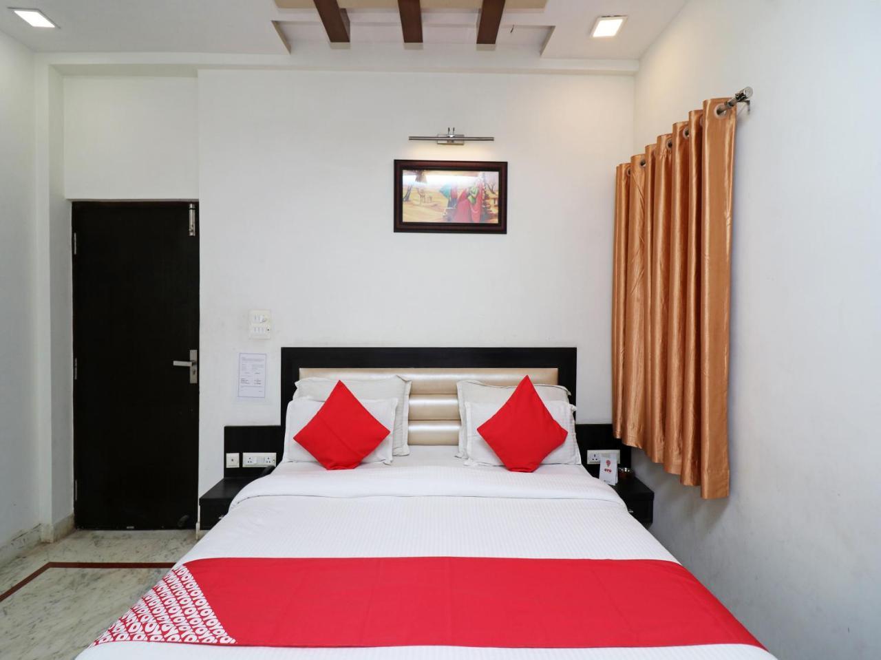 Aaradhya Residency Hotel Agra  Exterior photo
