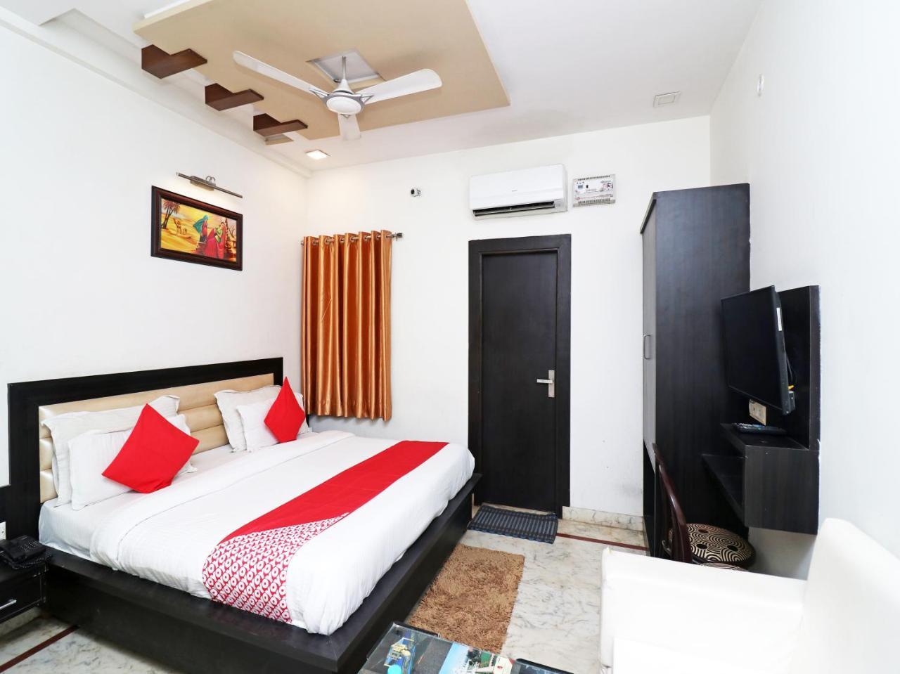 Aaradhya Residency Hotel Agra  Exterior photo