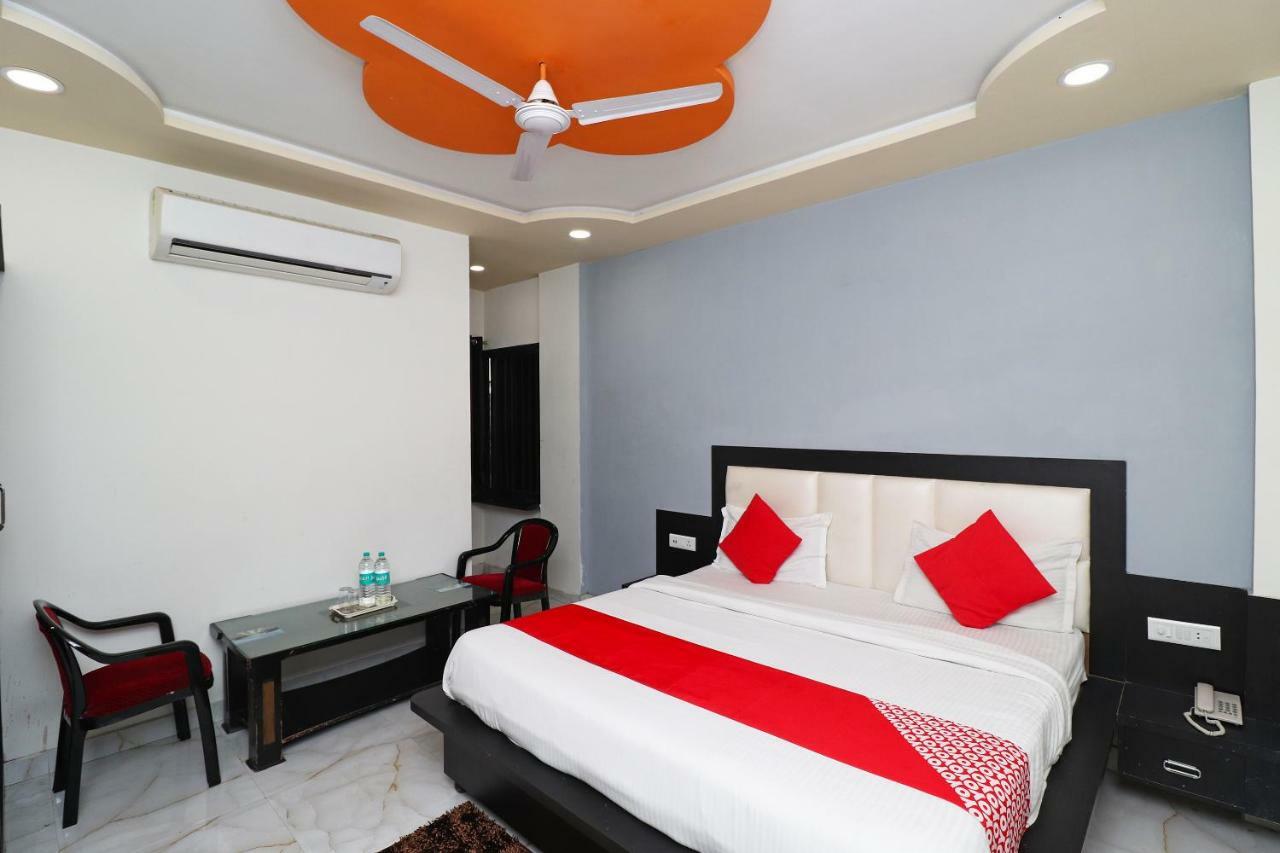 Aaradhya Residency Hotel Agra  Exterior photo