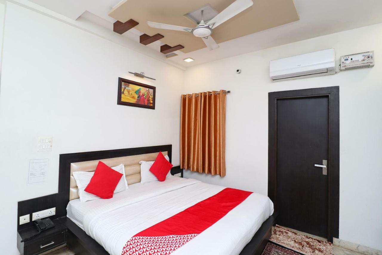 Aaradhya Residency Hotel Agra  Exterior photo