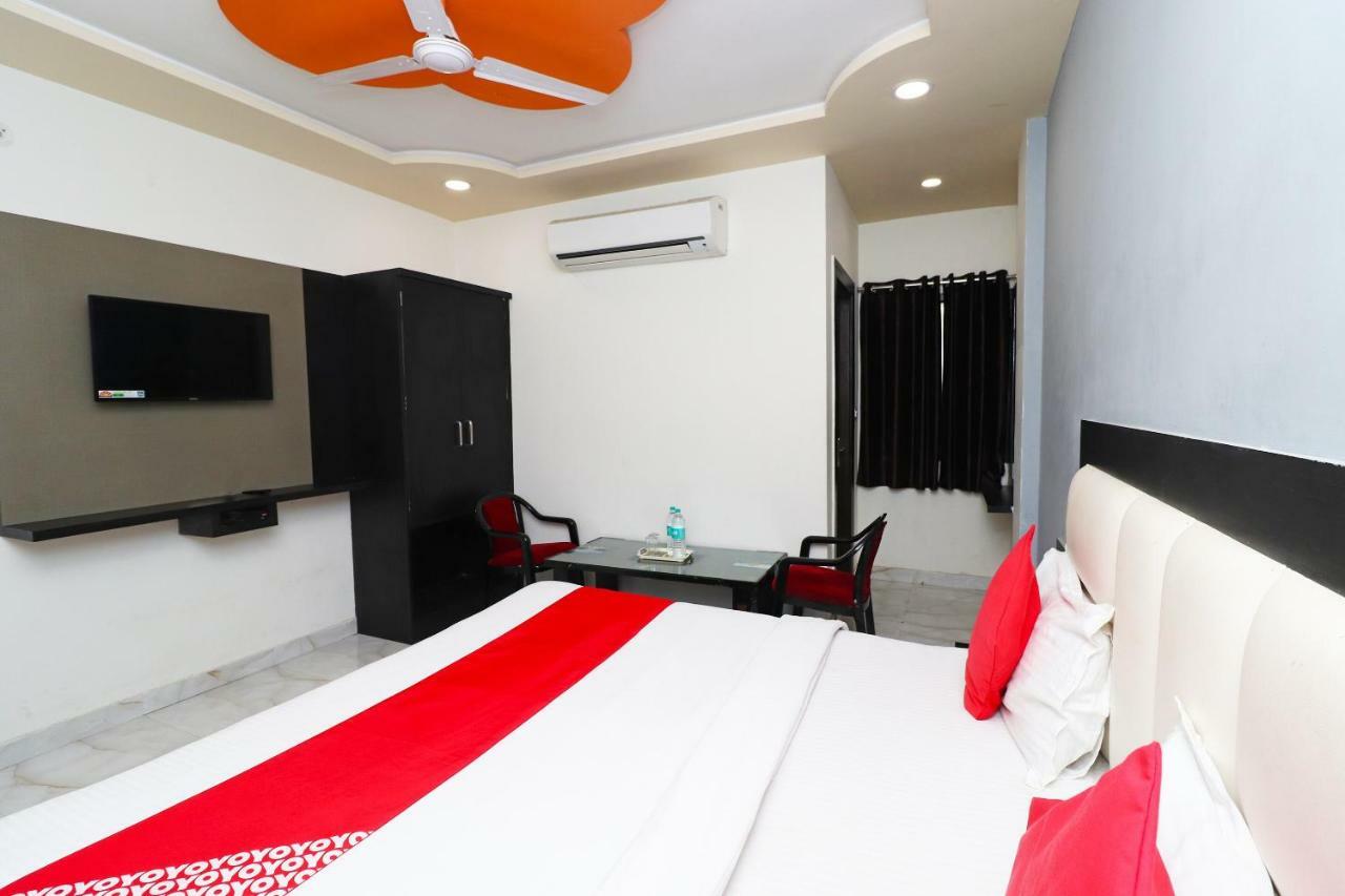 Aaradhya Residency Hotel Agra  Exterior photo